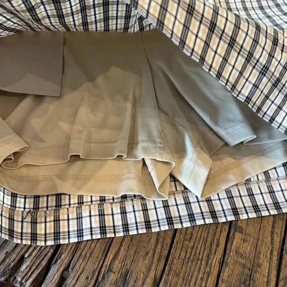 IZOD GOLF Skort Skirt Shorts Cream, Beige & Black Plaid Womens Size 16 - Picture 13 of 13